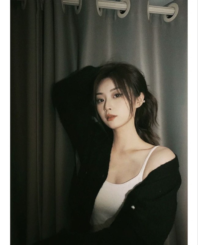 #深圳🌺极品新人~1013~身高163/🐻34B纯天然无整洗吹调情做 恋爱式服务慢热不高冷 服务热情禁止👋无T  不🐍吻  后花园  酒后  无素质🌐频道客服@AnnaGJ168