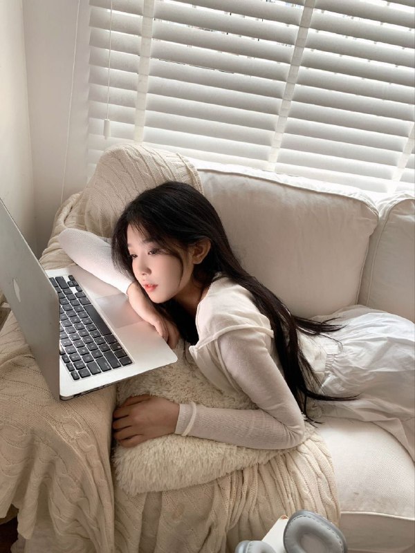 #深圳🌺极品新人~lcy9098~A4腰🍑臀❤超级温柔 身材超好❤️气质美丽大方 性格温柔 真人真照🦋诚不欺情趣客 下单流程：🌷加入频道 甄选碧玺嫩妹🌷联系客服 确认下单🌷可上门 可去妹子工作室🌷见到妹子再付💰服务开始🌐频道客服@AnnaGJ168🌐频道客服@AnnaGJ168