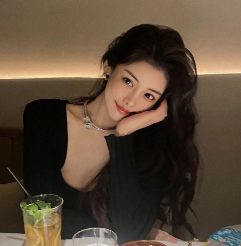 #深圳🌺女神推荐~xw9093175🐻D留学归来 谈吐优雅热爱旅游健身 成功人士理想伴侣🌷可上门 可去妹子工作室🌷见到妹子再付💰服务开始🌐频道客服@AnnaGJ168