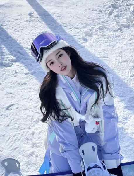 #深圳🌺女神推荐~xw9093175🐻D留学归来 谈吐优雅热爱旅游健身 成功人士理想伴侣🌷可上门 可去妹子工作室🌷见到妹子再付💰服务开始🌐频道客服@AnnaGJ168