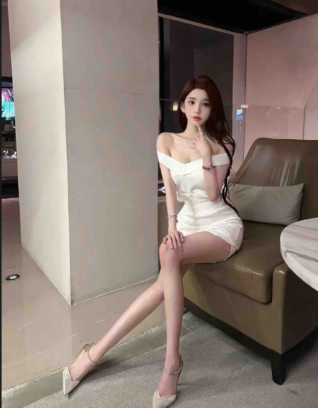 #深圳🌺新人模特~zx9040~五官精致 皮肤白 小巧玲珑🌐频道客服@AnnaGJ168