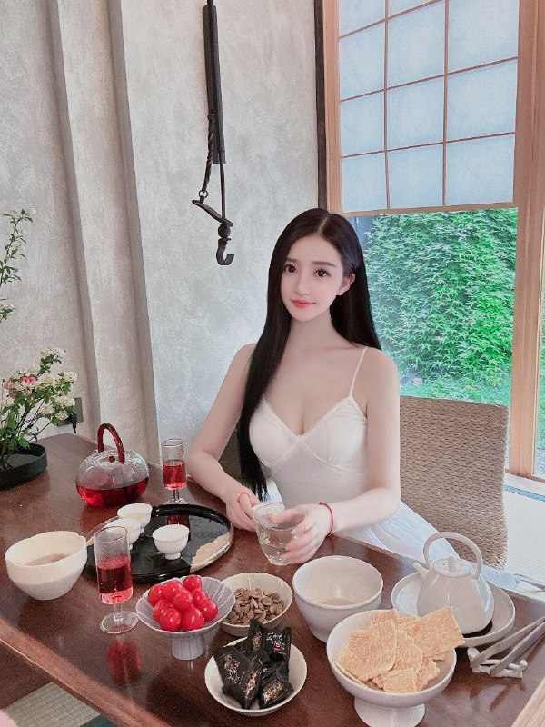 #深圳🌺兼职新人~rw9026~𝐇𝐞𝐢𝐠𝐡𝐭身高/171• 𝐖𝐞𝐢𝐠𝐡𝐭体重/85斤• 𝐁𝐮𝐬𝐭胸围/🐻F• 𝐀𝐠𝐞年龄/ 01黑长直  身型清瘦  四肢修长  气质清冷端庄筷子腿 A4腰 马甲线🥛牛奶肌皮肤雪白🦋诚不欺情趣客 下单流程：🌷可上门 可去妹子工作室🌷见到妹子再付💰服务开始🌐频道客服@AnnaGJ168