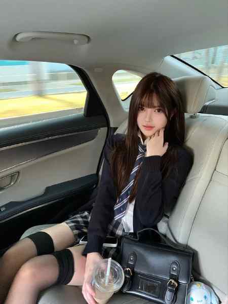 #深圳🌺~lcy9022~初恋女友般体验  俏皮可爱短期兼职，不催不事，期待🦋诚不欺情趣客 下单流程：🌷加入频道 甄选碧玺嫩妹🌷联系客服 确认下单🌷可上门 可去妹子工作室🌷见到妹子再付💰服务开始🌐频道客服@AnnaGJ168🌐频道客服@AnnaGJ168