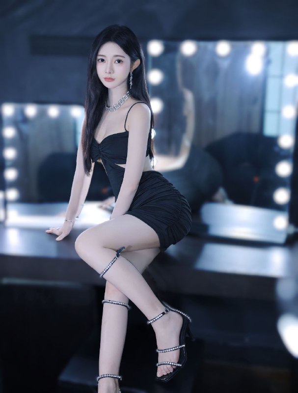 #深圳🌺短开兼职~hz9018~人照对版深圳短开新人短期兼职，不催不事，期待🦋诚不欺情趣客 下单流程：🌷加入频道 甄选碧玺嫩妹🌷联系客服 确认下单🌷可上门 可去妹子工作室🌷见到妹子再付💰服务开始🌐频道客服@AnnaGJ168🌐频道客服@AnnaGJ168