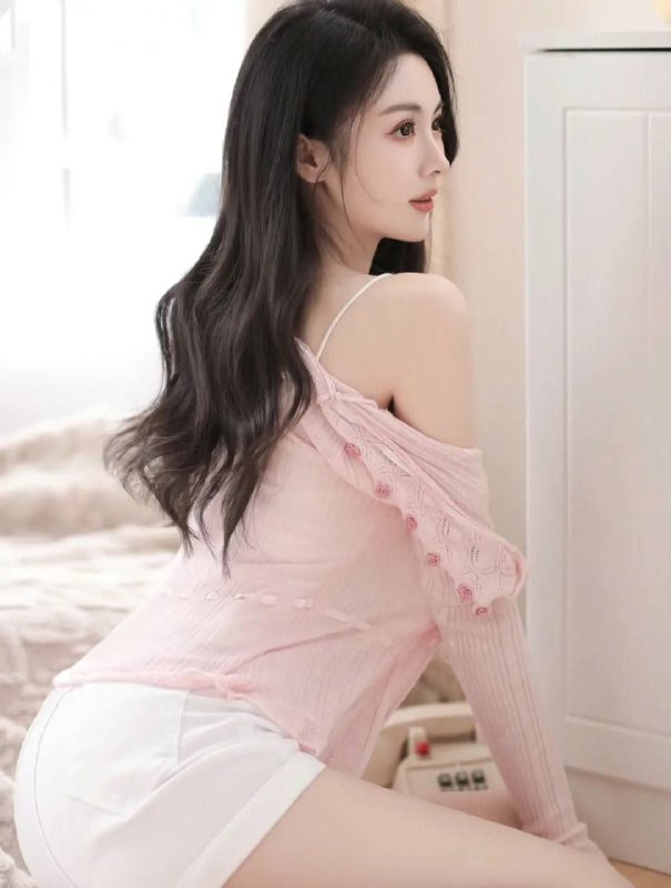 #深圳🌺新人兼职~9011~人照对版💫特点:长相清纯  身材匀称  声音娇羞  肤偌凝胶   吹弹即破  全身零毛孔  极品尤物💫爱好:旅游  聊天  跳舞  撒娇  情商高💫🉑:69蛇纹🦋诚不欺情趣客 下单流程：🌷加入频道 甄选碧玺嫩妹🌷联系客服 确认下单🌷可上门 可去妹子工作室🌷见到妹子再付💰服务开始🌐频道客服@AnnaGJ168🌐频道客服@AnnaGJ168