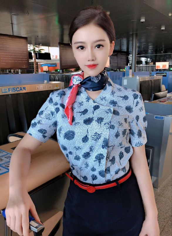 #深圳🌺空姐首开 ns9004~人照对版173🐻E 兼职在飞 短暂停留 气质女神💃大长腿🦵性格温柔乖巧 笑容甜美大🦋诚不欺情趣客 下单流程：🌷加入频道 甄选碧玺嫩妹🌷联系客服 确认下单🌷可上门 可去妹子工作室🌷见到妹子再付💰服务开始🌐频道客服@AnnaGJ168🌐频道客服@AnnaGJ168