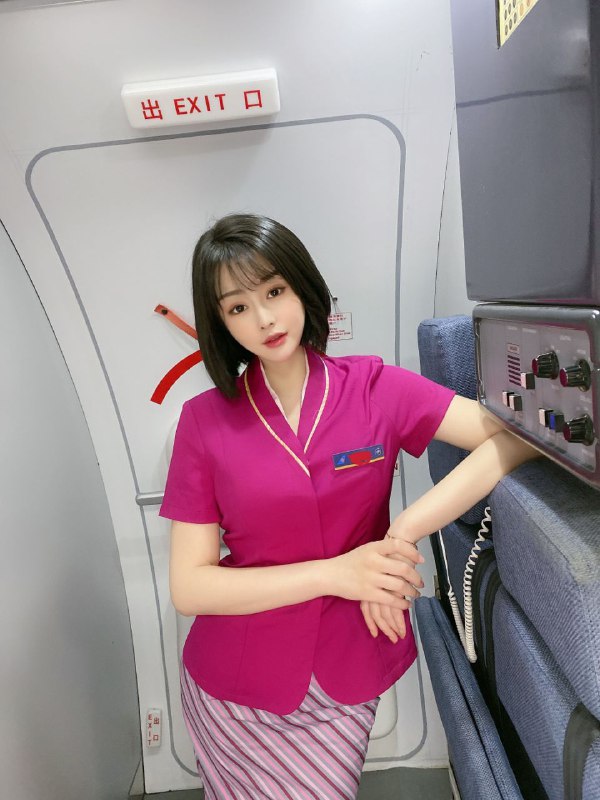 #深圳今日推荐 sz8086空姐~人照对版气质短发 零整容 五官精致 清秀雪白洋气天花板御姐  筷子腿蜜桃臀雪白精致  健身达人🦋诚不欺情趣客 下单流程：🌷加入频道 甄选碧玺嫩妹🌷联系客服 确认下单🌷可上门 可去妹子工作室🌷见到妹子再付💰服务开始🌐频道客服@AnnaGJ168🌐频道客服@AnnaGJ168