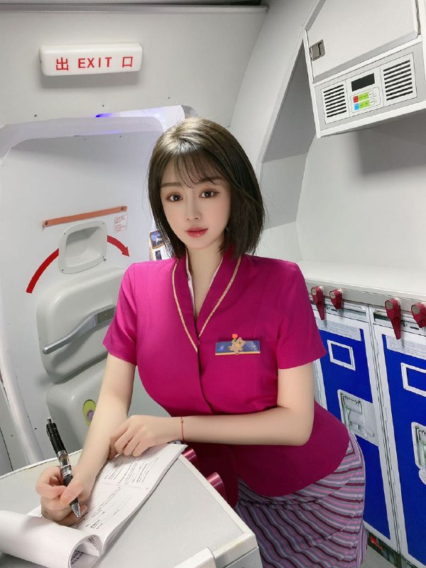 #深圳今日推荐 sz8086空姐~人照对版气质短发 零整容 五官精致 清秀雪白洋气天花板御姐  筷子腿蜜桃臀雪白精致  健身达人🦋诚不欺情趣客 下单流程：🌷加入频道 甄选碧玺嫩妹🌷联系客服 确认下单🌷可上门 可去妹子工作室🌷见到妹子再付💰服务开始🌐频道客服@AnnaGJ168🌐频道客服@AnnaGJ168