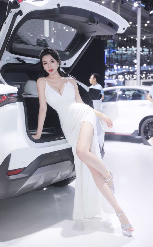 #深圳今日推荐⭕️SZ7040🥛极品车模❤️妩媚性感❤️❤️可kiss69🦋诚不欺客 下单流程🔻：🌷加入频道 甄选碧玺嫩妹🌷联系客服 确认下单🌷可上门 可去妹子工作室🌷见到妹子再付💰服务开始🌐频道客服@AnnaGJ168🌐频道客服@AnnaGJ168