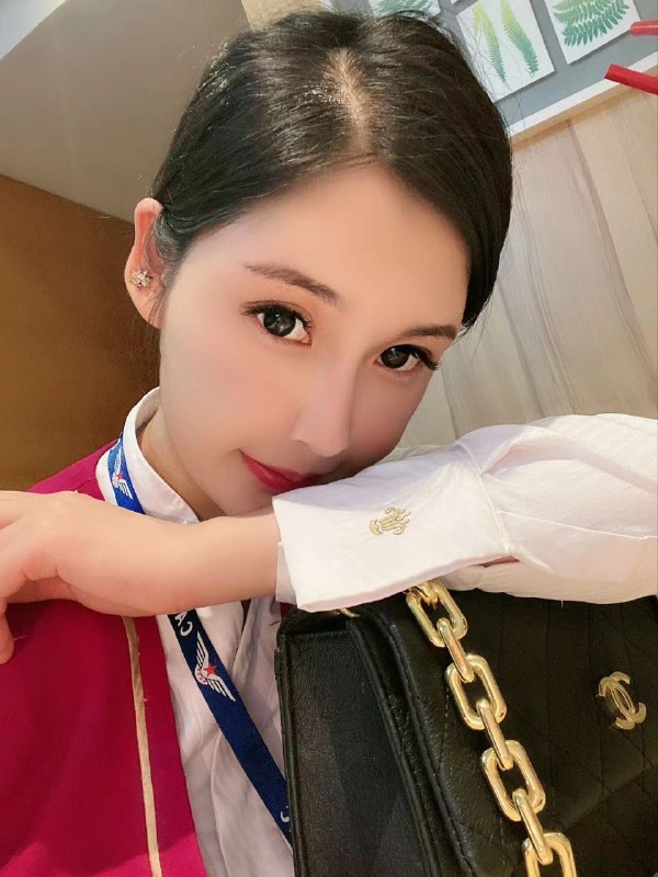 #深圳今日推荐⭕️SZ7038五官精致全身无整容低调清纯类型 性感尤物 人间芭比🌐频道客服@AnnaGJ168🌐频道客服@AnnaGJ168