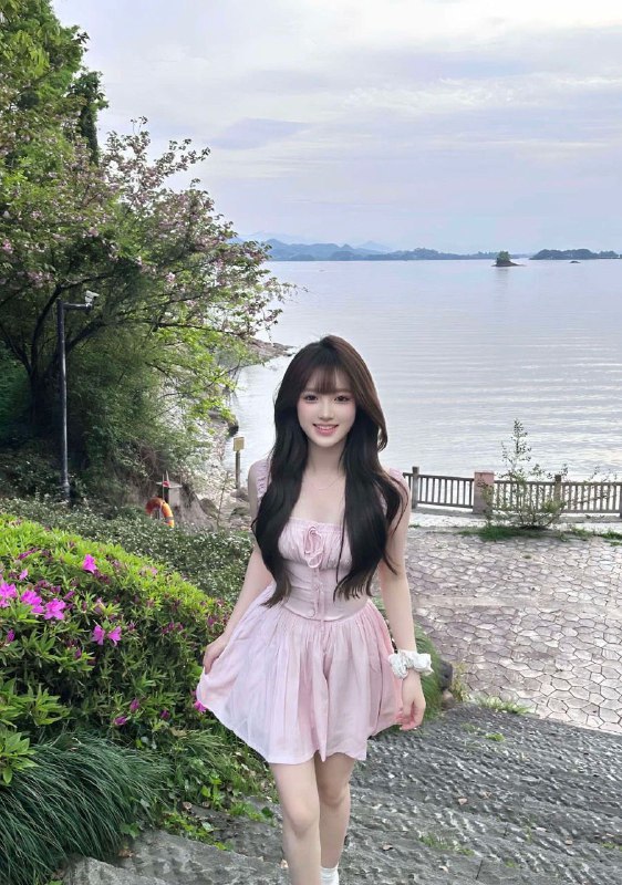 #深圳今日推荐⭕️SZ7035🦋诚不欺客 下单流程🔻：🌷加入频道 甄选碧玺嫩妹🌷联系客服 确认下单🌷可上门 可去妹子工作室🌷见到妹子再付💰服务开始🌐频道客服@AnnaGJ168🌐频道客服@AnnaGJ168