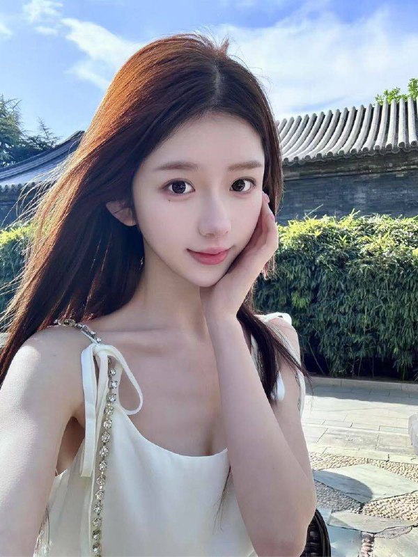 06纯新人在校生真实06在校学生身高167🐻C筷子腿 A4腰 上挺下紧皮肤雪白 三点粉嫩 温柔可人刚刚下水 只接待素质哥哥〰️一朵花含苞待放咨询热线：@AnnaGJ168