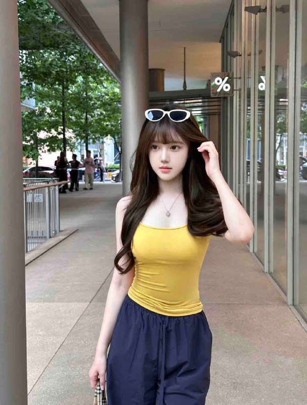 元元♥️Bust / C♥️Age / 03♥️Weight / 92♥️Height / 168清纯可人 温柔甜美 天然无整高颜值高情商 耐心待你如男友咨询热线：@AnnaGJ168