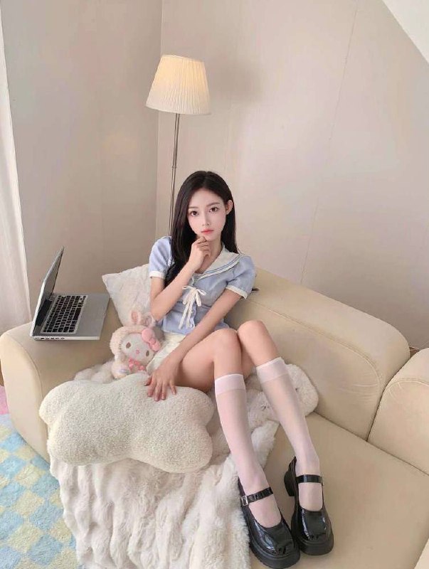 艺名：雪儿（兼职学妹）V58出品必属精品﻿﻿Height 身高/166 Weight体重/43kg﻿﻿Bust胸围/B 年龄/05﻿﻿温柔甜美 清纯少女 体态娇小﻿﻿皮肤白皙 上下粉嫩紧致﻿﻿初下水 应付不了疑难杂症 课程内容：可kiss 吻司69 丝袜 漫游 8推臀推 指滑挑逗 360°無套吹 制服丝袜标配！真人真图咨询热线：@AnnaGJ168