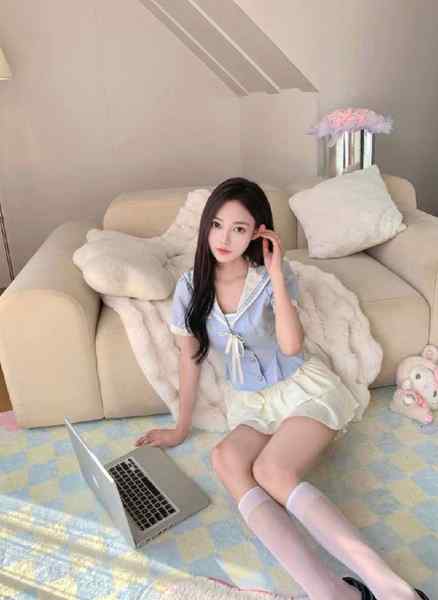 艺名：雪儿（兼职学妹）V58出品必属精品﻿﻿Height 身高/166 Weight体重/43kg﻿﻿Bust胸围/B 年龄/05﻿﻿温柔甜美 清纯少女 体态娇小﻿﻿皮肤白皙 上下粉嫩紧致﻿﻿初下水 应付不了疑难杂症 课程内容：可kiss 吻司69 丝袜 漫游 8推臀推 指滑挑逗 360°無套吹 制服丝袜标配！真人真图咨询热线：@AnnaGJ168