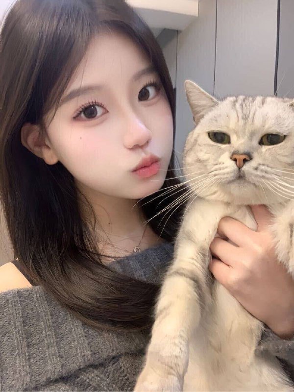 樱桃(兼职学妹)身高/165  体重/46kg胸围/B。年龄/05乖巧懂事 超有耐心 极品白小纯谈吐优雅 甜美可爱 纯欲风初次下海 皮肤雪白 小女友感课程内容可69 kiss 丝袜 漫游 .推 臀推 指滑挑逗無套吹 制服丝袜标配真人真图 所见即所得!咨询热线：@AnnaGJ168