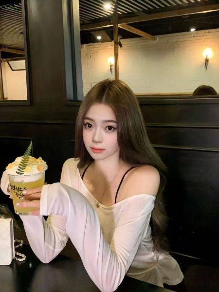 06年慕雨 学妹身高165cm 体重46kg 胸B可以配合she吻 69 助洗  制服学生装学妹兼职 刚下水嫩 特别紧 听话懂事情商高 白纸一张待开发！咨询热线：@AnnaGJ168