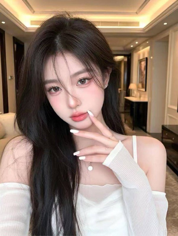 露露165 C真实05  首次兼职    不抽烟皮肤雪白  可外可夜。 三点粉。可69蛇吻💛可纯可欲  榨汁机 敏感氵多💛极品反差妹 零整容妈生脸清纯甜美 性格温顺乖巧 配合度咨询热线：@AnnaGJ168