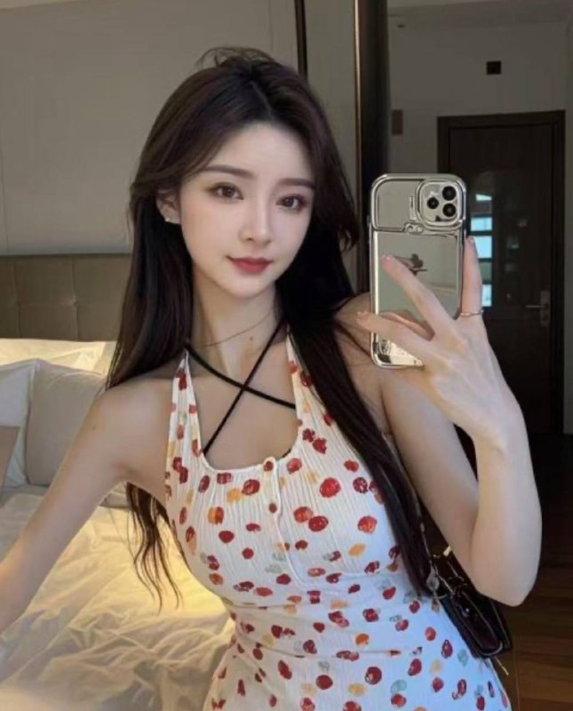 灿灿00年兼职御姐身高163cm 体重47kg 胸C+助洗 制服丝袜气质型御姐 前凸后翘 皮肤光滑白嫩 口活好 服务主动 需求大 床上骚尤物一枚！咨询热线：@AnnaGJ168