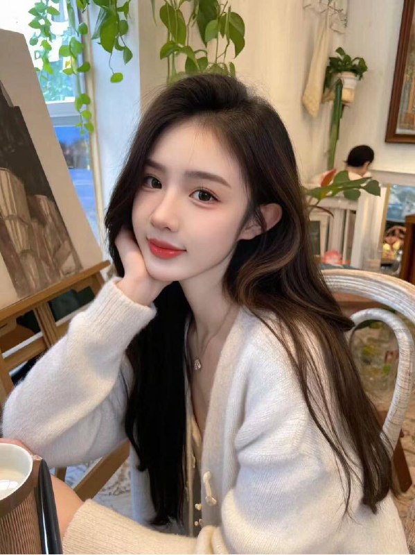 露露165 C真实05  首次兼职    不抽烟皮肤雪白  可外可夜。 三点粉。可69蛇吻💛可纯可欲  榨汁机 敏感氵多💛极品反差妹 零整容妈生脸清纯甜美 性格温顺乖巧 配合度咨询热线：@AnnaGJ168