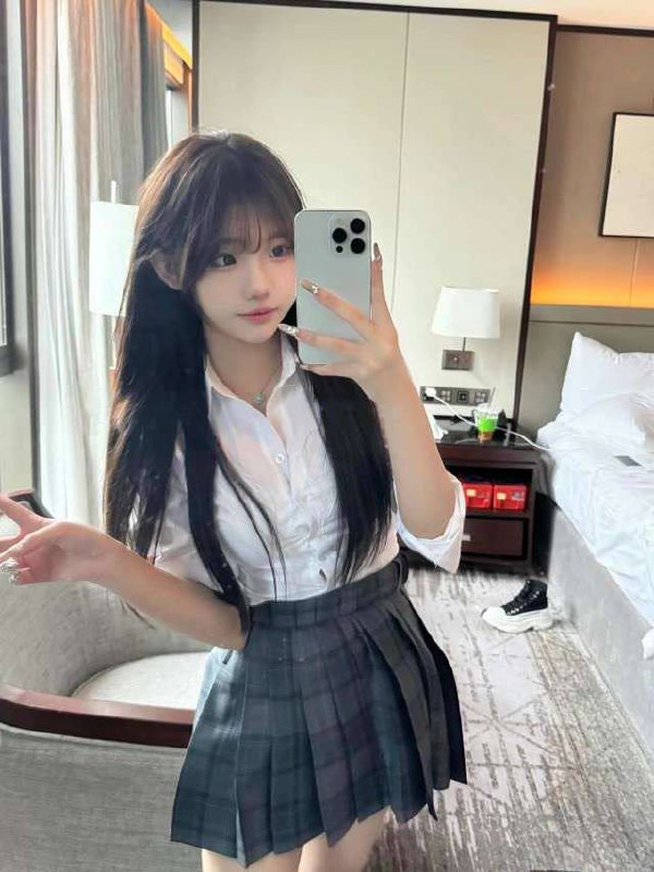 嘟嘟顶级纯欲天花板 极品小萝莉• 06年/168/95斤/🐻C• 性格超好绝对让哥哥体验女朋友感觉咨询热线：@AnnaGJ168