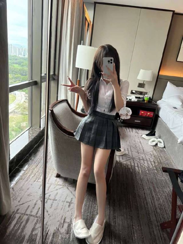 嘟嘟顶级纯欲天花板 极品小萝莉• 06年/168/95斤/🐻C• 性格超好绝对让哥哥体验女朋友感觉咨询热线：@AnnaGJ168