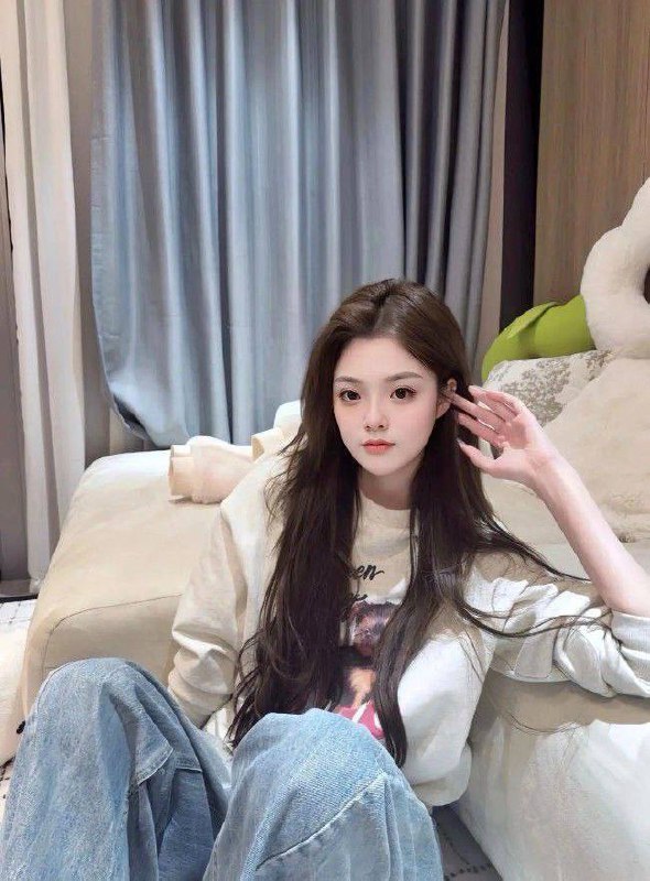 艺琳04年 C 170 53kg 眼睛有神腿特长 有趣的灵魂 性格好 温和聊天姿势多 叫声柔软会撒娇 前凸后翘有耐心 主动敏感水龙头 柔可人，气质佳 初恋女友感觉，水多 懂事 听话  皮肤嫩滑配合度高💋咨询热线：@AnnaGJ168