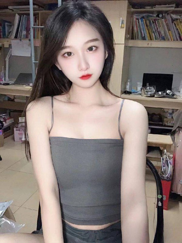 豆宝04年 168 B+ 49kg 清纯学妹 顶级颜值 巨大反差 敏感水多 初次下海 皮肤手感好 综合评分90+咨询热线：@AnnaGJ168