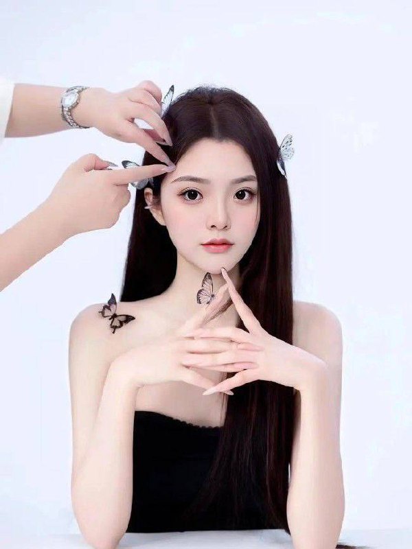 艺琳04年 C 170 53kg 眼睛有神腿特长 有趣的灵魂 性格好 温和聊天姿势多 叫声柔软会撒娇 前凸后翘有耐心 主动敏感水龙头 柔可人，气质佳 初恋女友感觉，水多 懂事 听话  皮肤嫩滑配合度高💋咨询热线：@AnnaGJ168