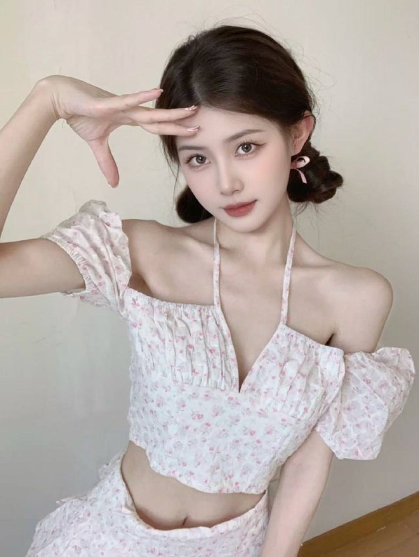 妙妙171  50🐻C   四川女孩 胸c 性格活泼 本人特别纯 又欲又纯 声音甜美 看起来特别乖巧 不忍心碰的那种 可以69  屁股翘 本人比照片好看 视频比较多 本人照片较少  不可多得的类型🍓🚪咨询热线：@AnnaGJ168