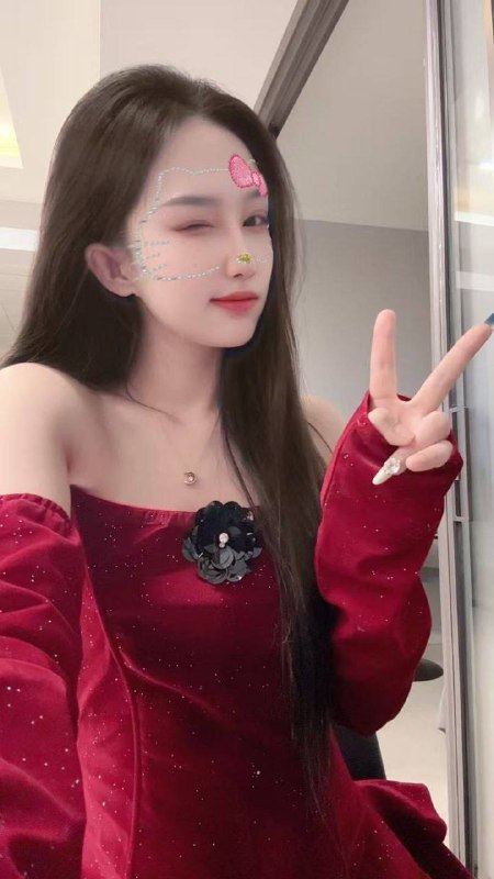 豆宝04年 168 B+ 49kg 清纯学妹 顶级颜值 巨大反差 敏感水多 初次下海 皮肤手感好 综合评分90+咨询热线：@AnnaGJ168