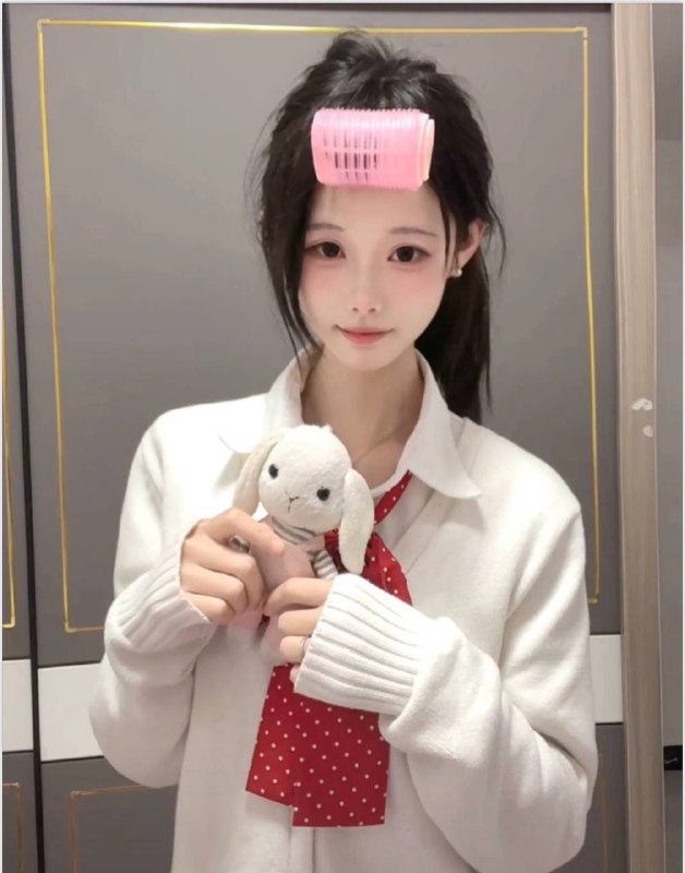 晨 晨0 6 年 的 学 妹 ， 身 ⾼ 1 6 8 c m ， 体 重 9 8 ⽄ ，身 材 匀 称 有 致 。 ⻘ 春 朝 ⽓ 在 她 身 上 尽 显 ， 凭 借⾼ 挑 身 姿 ， 在 校 园 ⾥ 活 ⼒ 满 满 ， 充 满 ⽆ 限 可能 ，可 ⾆ 吻😘咨询热线：@AnnaGJ168