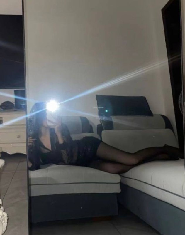 00年迪迪 平面模特兼职身高175cm  体重50kg 胸B可以配合she吻 助洗 自带制服黑s山东某模特公司兼职 初次来西安第一次接触这一行 皮肤白 S型线条 大长腿 形体仪态好 情商高！咨询：@AnnaGJ168