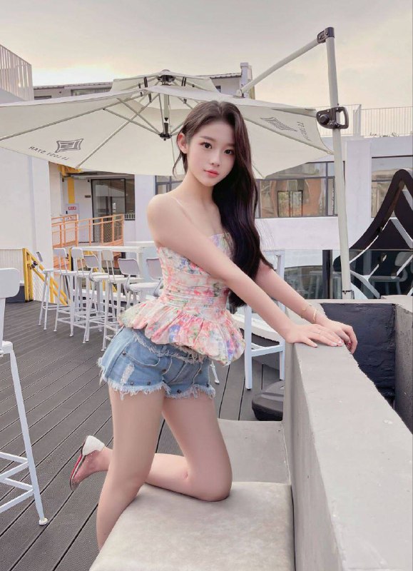 琴琴22  168 98🐻C🔹皮肤白嫩  身材高挑  细腰翘臀 性格温柔 声音动听咨询热线：@AnnaGJ168