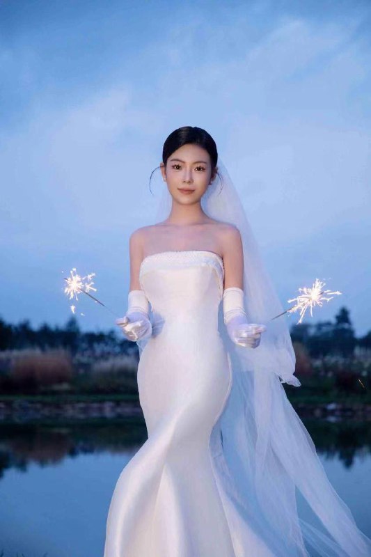 温婉05年温婉 身高163cm 体重88斤匈C+可以she吻 有纹身 健谈性格好配合度高身材好瘦前tu后翘 刚下氵下面特别紧niu大的慎入 女朋友的感觉体验感好!咨询热线：@AnnaGJ168