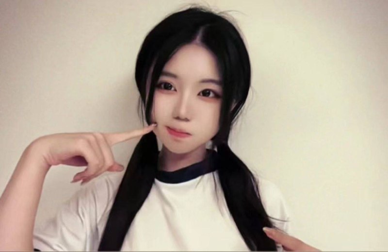 卡卡05年明星选手Kaka身高160 体重88斤匈B+可以配合 she吻 69 粉白嫩刚下水 下面紧💕咨询热线：@AnnaGJ168