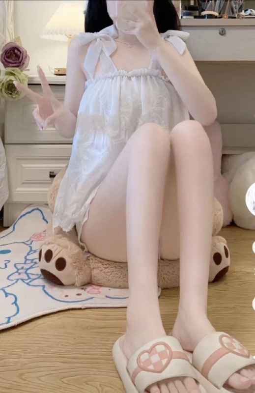 卡卡05年明星选手Kaka身高160 体重88斤匈B+可以配合 she吻 69 粉白嫩刚下水 下面紧💕咨询热线：@AnnaGJ168