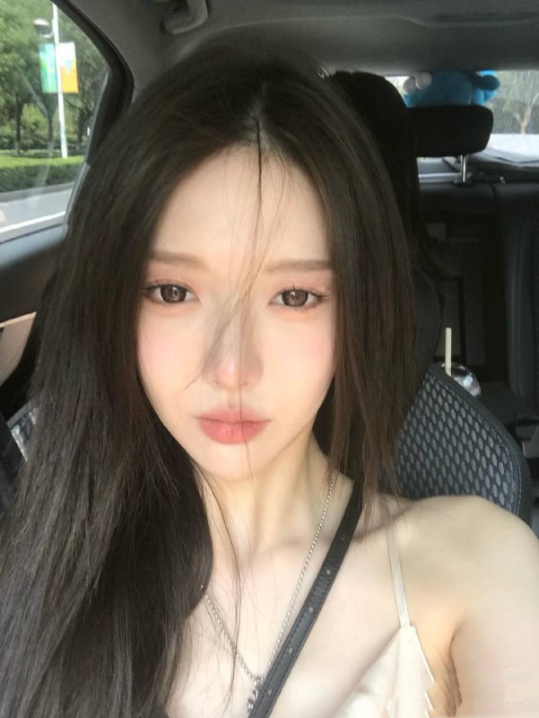 小樱03年清纯气质韩系氧气美女 真实在校生记忆中的白月光❄️女友体验感💕毫无风尘味萝御双修 可纯可烧🔥眼神拉丝会勾人身高168cm. 体重95斤.c🐻蜜桃臀🍑皮肤紧致雪白性格开朗大方 温柔可爱不事儿多态度佳 好评王❤咨询热线：@AnnaGJ168