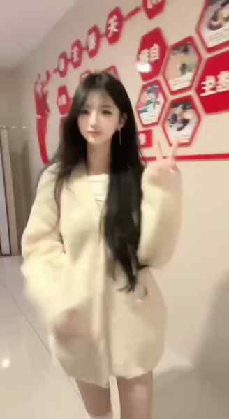 小怡-05年-172cm-高挑纤细