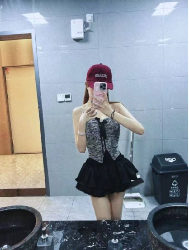 桃子05年 偶尔出来jian职刚下水不久  身高168cm 体重95斤 匈C 配合度高 可以配合she稳 6久 无纹身白净 身材好nv友朋的体验感！咨询热线：@AnnaGJ168