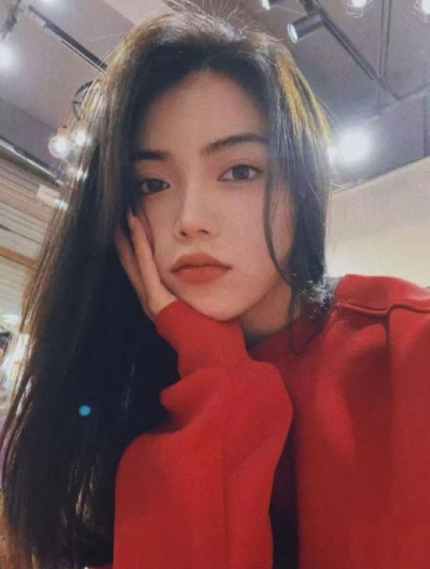 小漫身高165cm 体重45kg 匈B+可以配合 she稳 6⑨港风气质型美女 身材好颜值高 服装店主兼职咨询热线：@AnnaGJ168