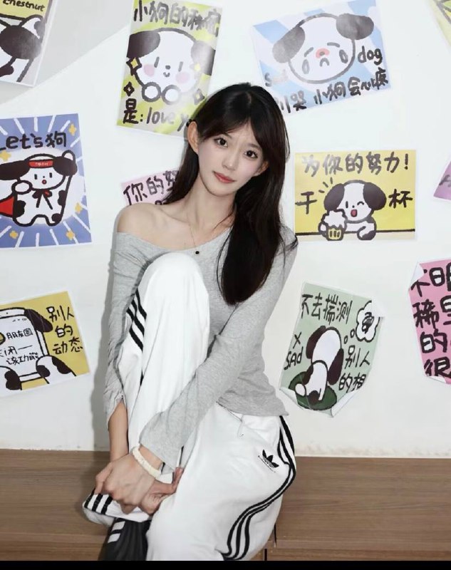 琪琪身高168cm，体重85，身形曼妙轻盈。傲人的C胸围，更添几分性感韵味。她身材比例堪称完美，行走间风采四溢，魅力难挡。 无套🉑🐍💋🉑69咨询热线：@AnnaGJ168