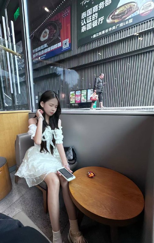 保真原装Cn支持空降支持鉴定净高162体重93年龄16咨询热线：@AnnaGJ168