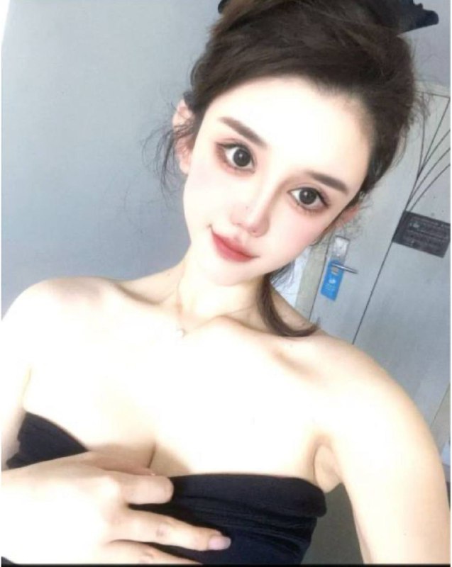 诺诺广东空降名媛01年身高168cm 体重49kg 天然D+肤白貌美大长腿 经常健身 服务好口活绝佳 最佳av女主主角 反差闷骚欲望大水龙头！咨询热线：@AnnaGJ168