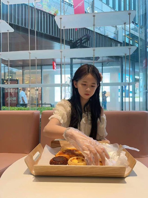 保真原装Cn支持空降支持鉴定净高162体重93年龄16咨询热线：@AnnaGJ168