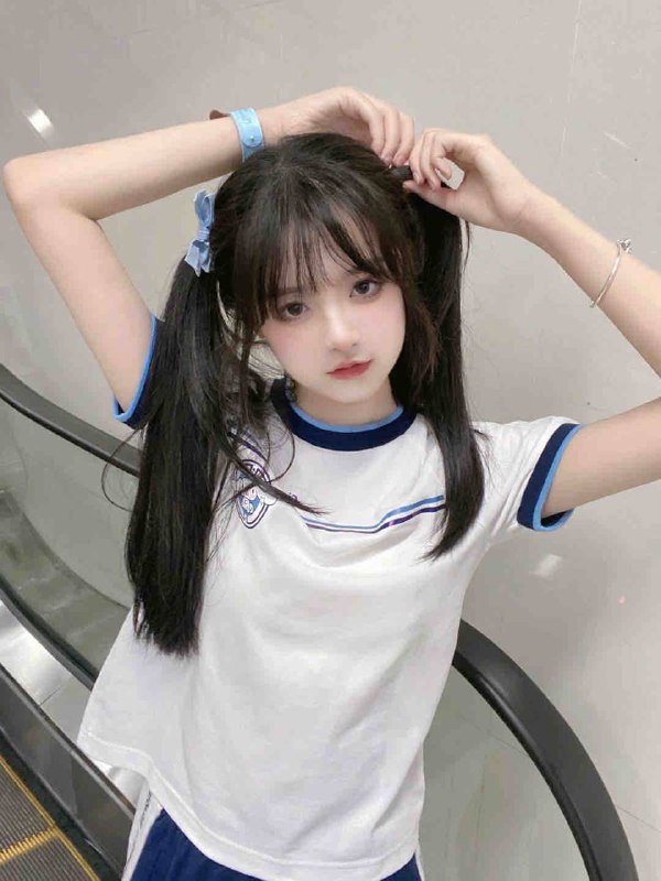 婉婉清蒓校花在校学生身高：167cm🐼：B体重:42 kg白裡透紅 細直長腿冷白皮无滤镜• 純天然無整容咨询热线：@AnnaGJ168