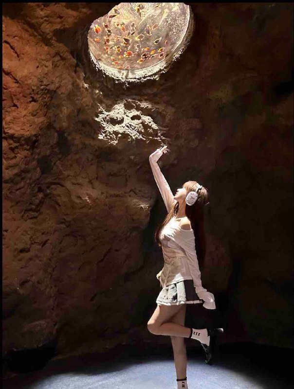 微微04年清纯洋气🆙🉑🐍💋🉑69紧致/敏感体质/柔软易推倒反差小母狗/活泼小甜妹款情趣丝袜选择/只接素质课天然无整  甜如初恋😊166cm/🐻C cup🍑蜜桃臀 A4腰标准S身材皮肤白皙咨询热线：@AnnaGJ168