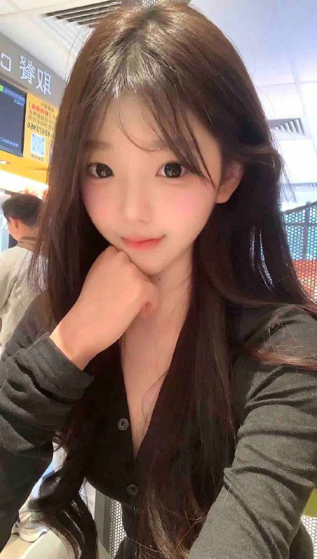 微微04年清纯洋气🆙🉑🐍💋🉑69紧致/敏感体质/柔软易推倒反差小母狗/活泼小甜妹款情趣丝袜选择/只接素质课天然无整  甜如初恋😊166cm/🐻C cup🍑蜜桃臀 A4腰标准S身材皮肤白皙咨询热线：@AnnaGJ168