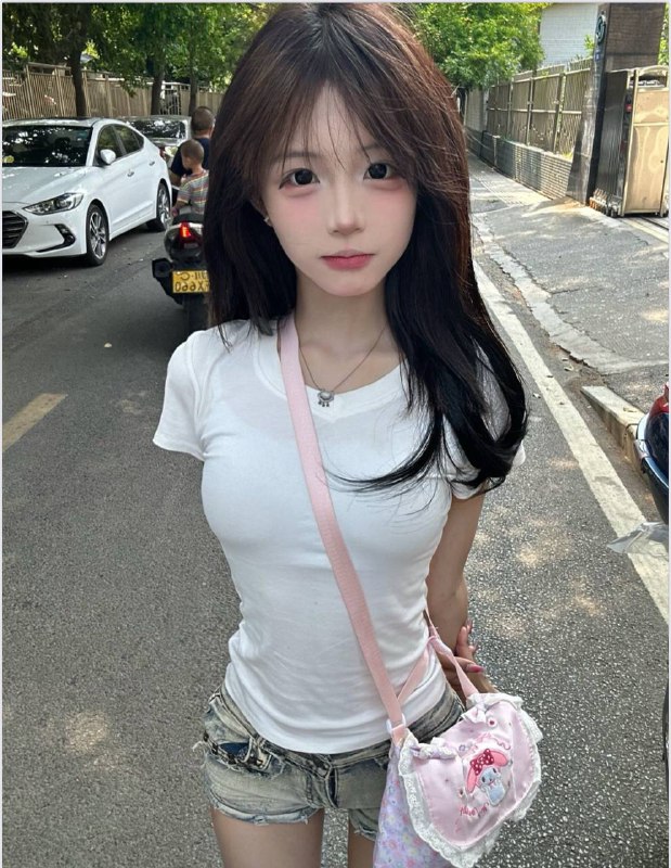 饼 ⼲1 6 2 的 身 ⾼ ， 8 0 ⽄ 的 体 重 ， 身 形 ⼩ 巧 玲珑 ， 如 同 ⼀ 块 令 ⼈ 忍 不 住 想 品 尝 的 美 味 饼 ⼲ ，充 满 着 独 特 的 吸 引 ⼒ 可 WT ⾆ 吻咨询热线：@AnnaGJ168