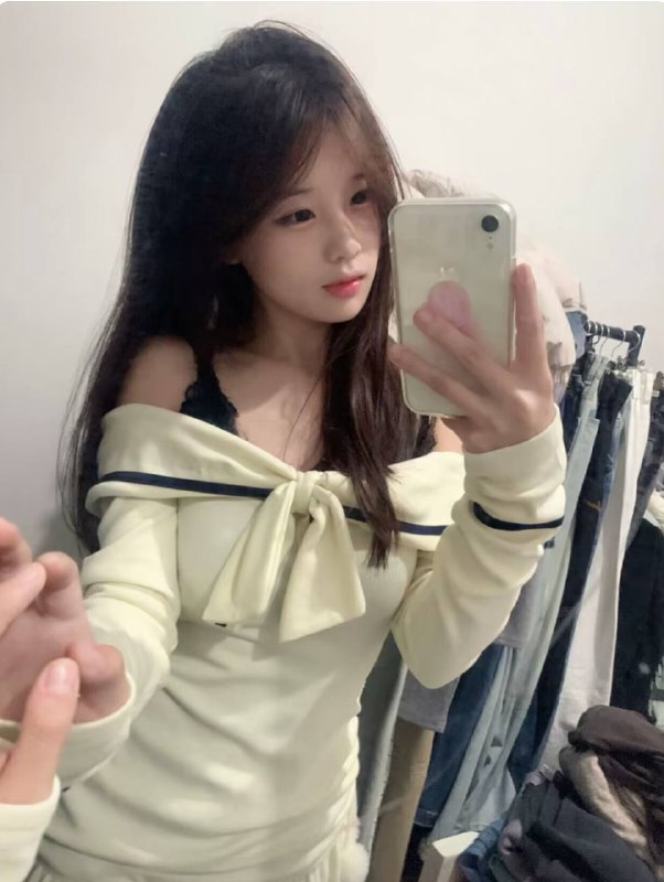 洁洁在大学校园的青春浪潮中，洁洁这位身高165cm、体重仅42kg的学妹，宛如一阵清新的风，以独特的魅力与坚韧的姿态，在学业与兼职的交织中，绘就属于自己的精彩篇章。舌吻咨询热线：@AnnaGJ168